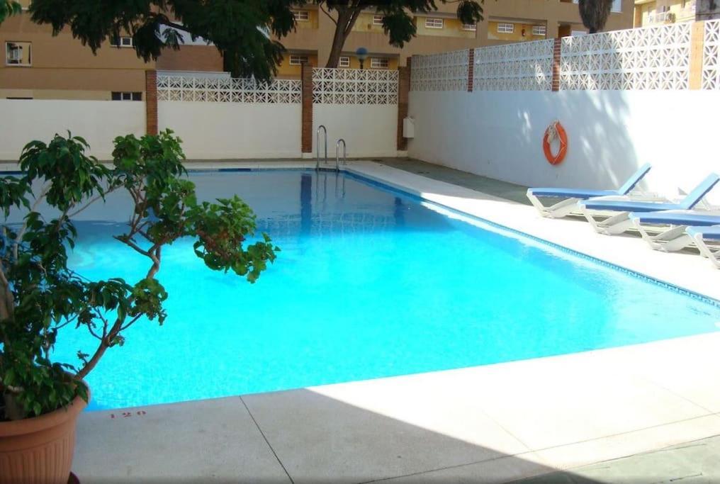 Apartamento En La Carihuela Torremolinos Luaran gambar
